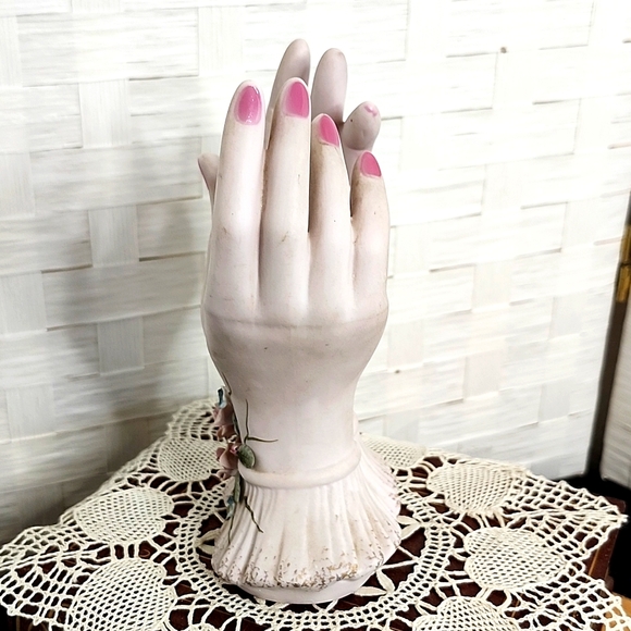 👉*VINTAGE* KELVIN LADIES HANDS PORCELAIN BUD VASE ~HAND-PAINTED BISQUE 1950's - Picture 5 of 7